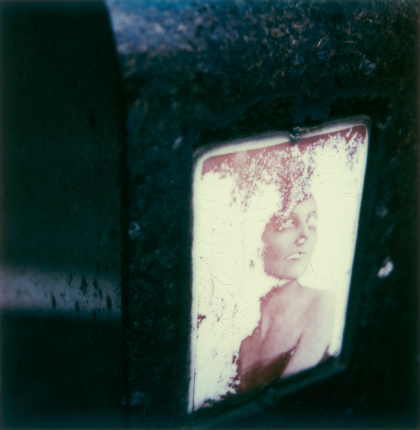 Mérigard Photographie Polaroid Expiré cimetière Père Lachaise Paris